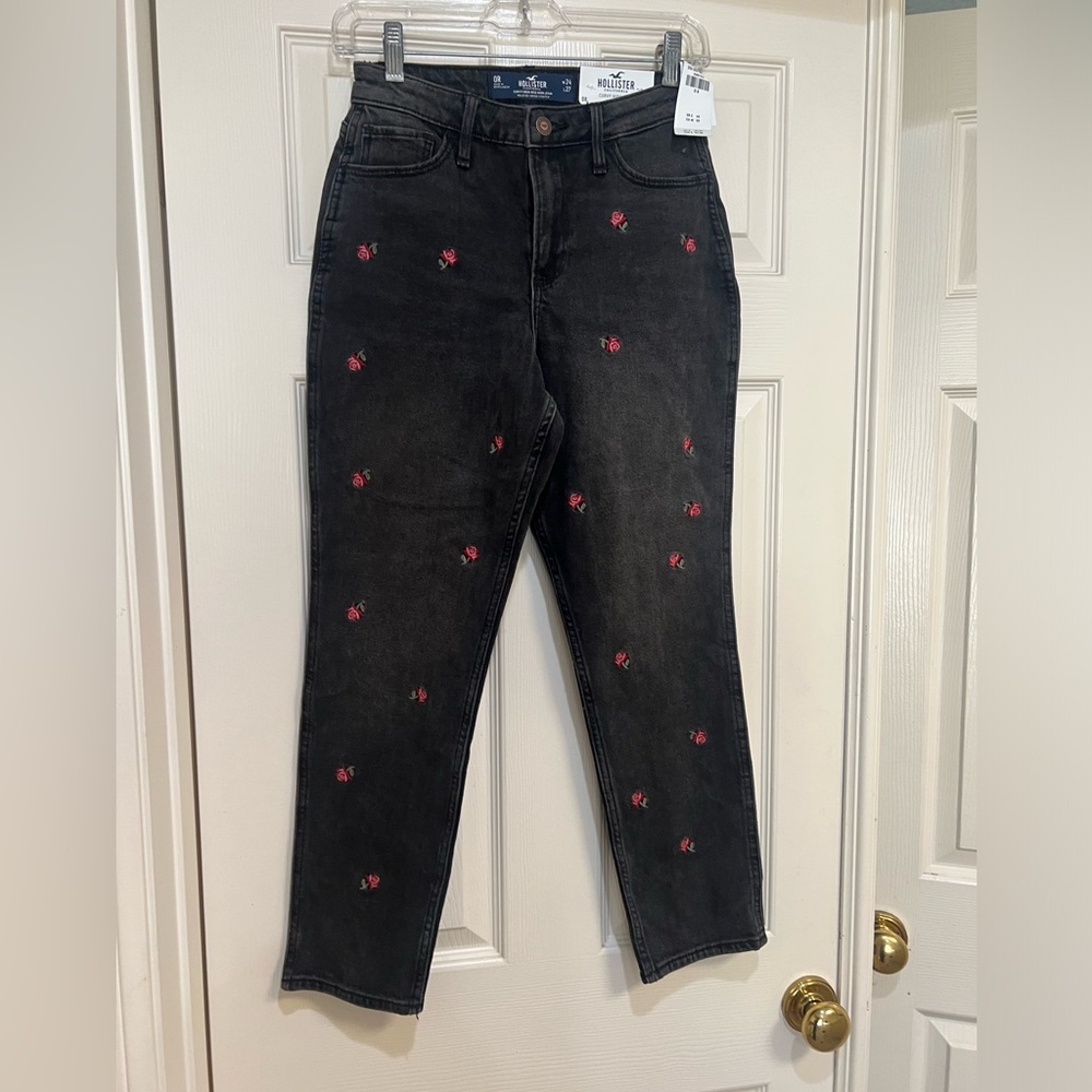 - Hollister curvy high rise mom jean floral‎ embroidered jeans sz 24